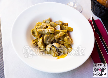 Artichokes with clams